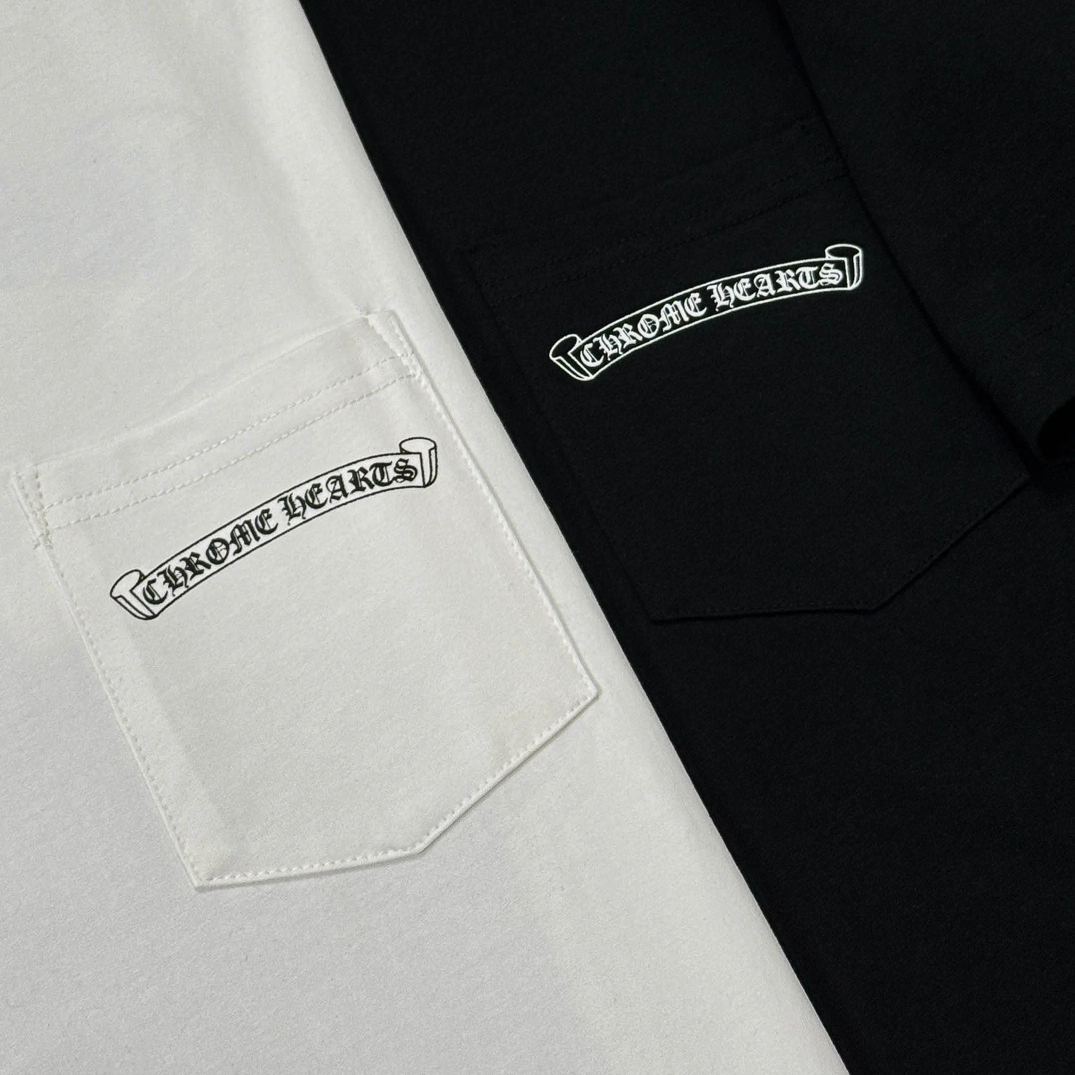 P170 Chrome Hearts Chrome Hearts 25 high-end versions. The fabric is made of 300 grams of high-density pure cotton. It does not deform or shrink. It has three labels. It is the same style for men and women. Technology: Digital printing. Color: White. Black. SIZE: S-XL.